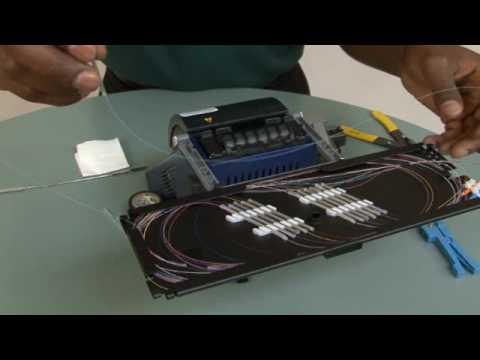 Splicing 250 µm Fiber In A Splice Tray For Rack-Mount Housings (M67-048)